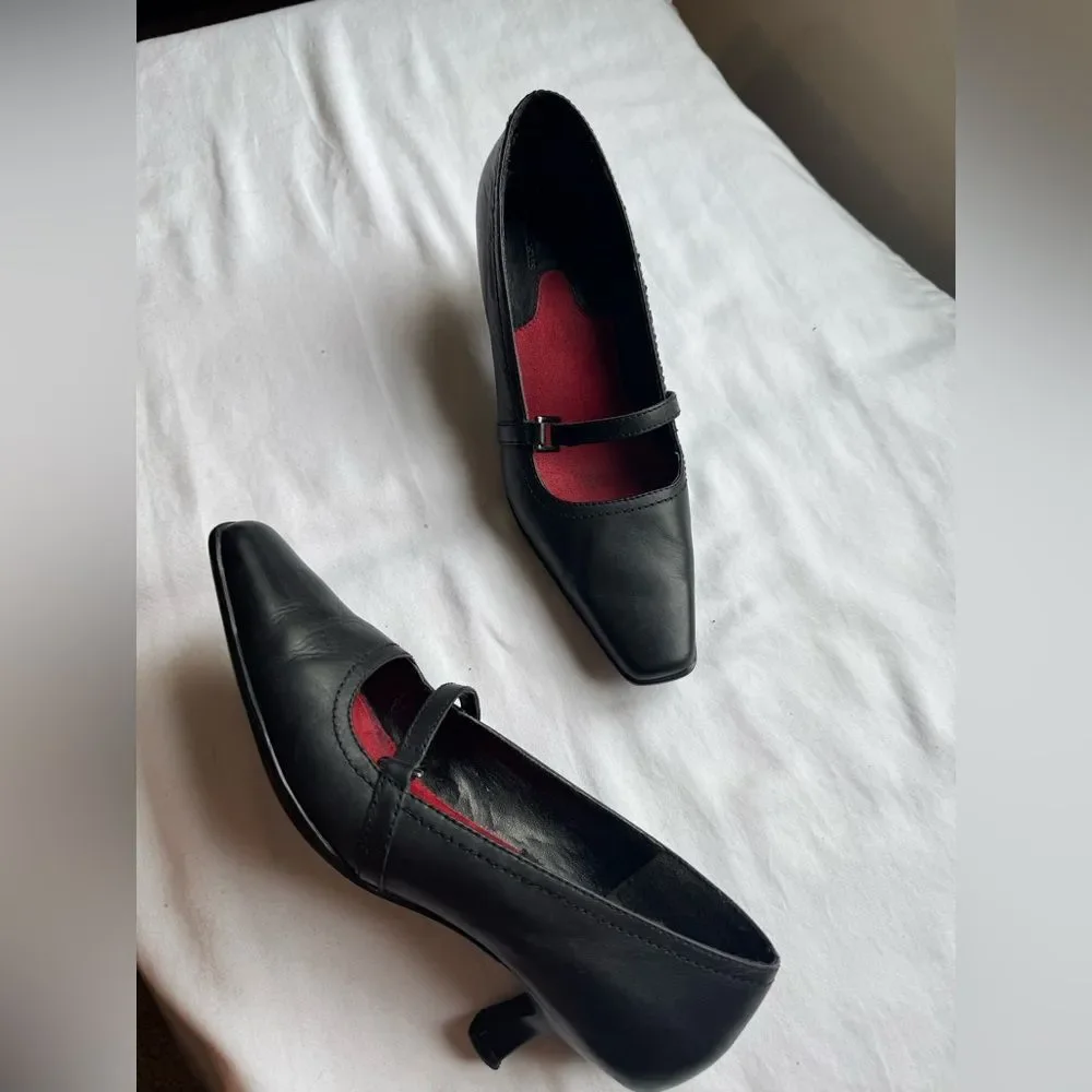 AEROSOLES size everyday instep